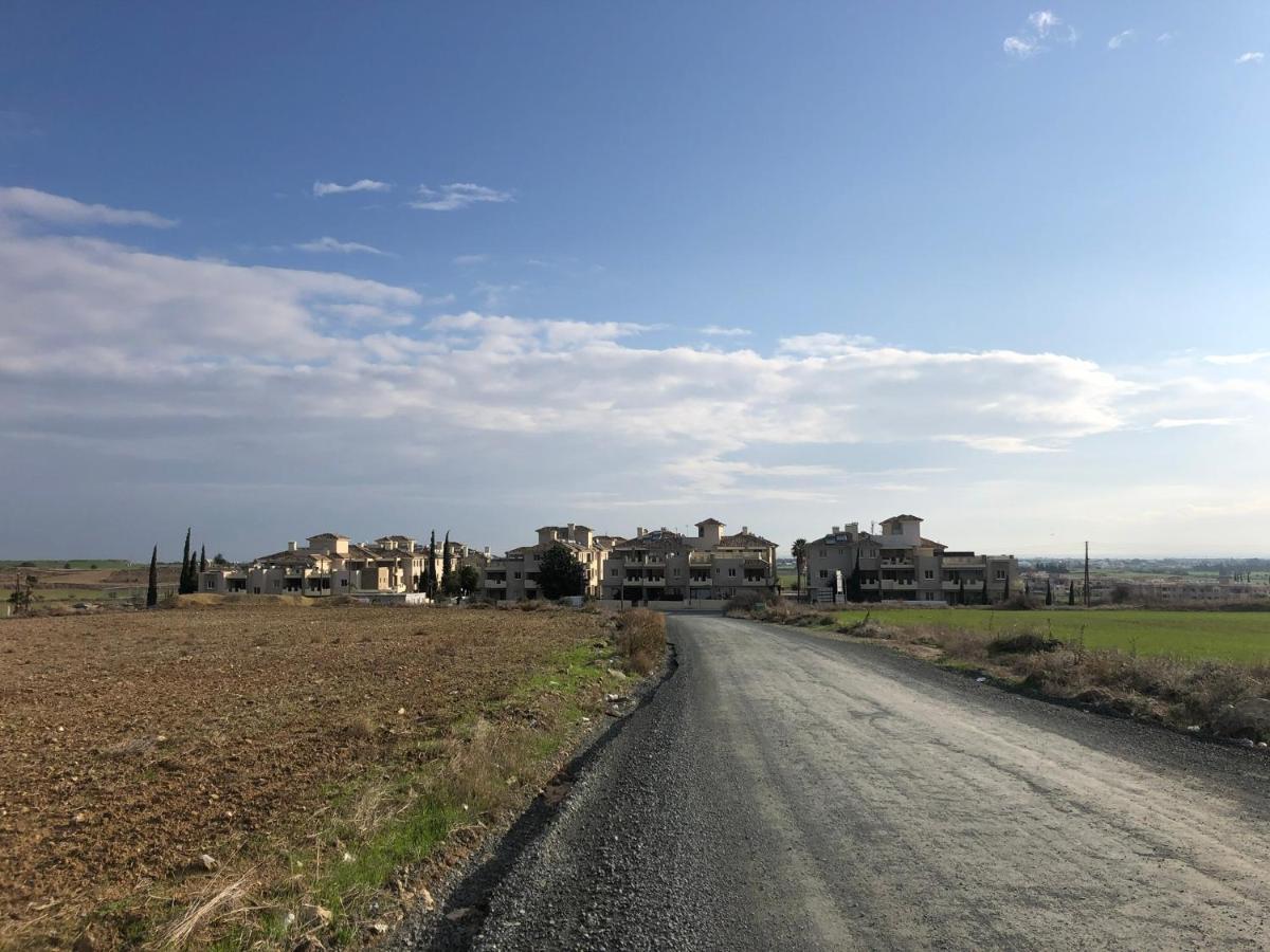 לרנקה Tranquil Country Condo מראה חיצוני תמונה